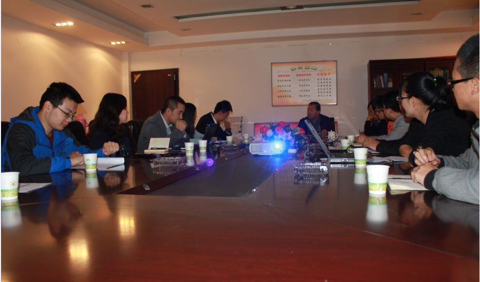 3044am永利集团集团与战略合作伙伴青海联通共同听取用友和金蝶两家HR产品功能分析和说明