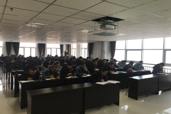 3044am永利集团工投公司二届党委召开2020年第十二次理论学习中心组学习（扩大）会